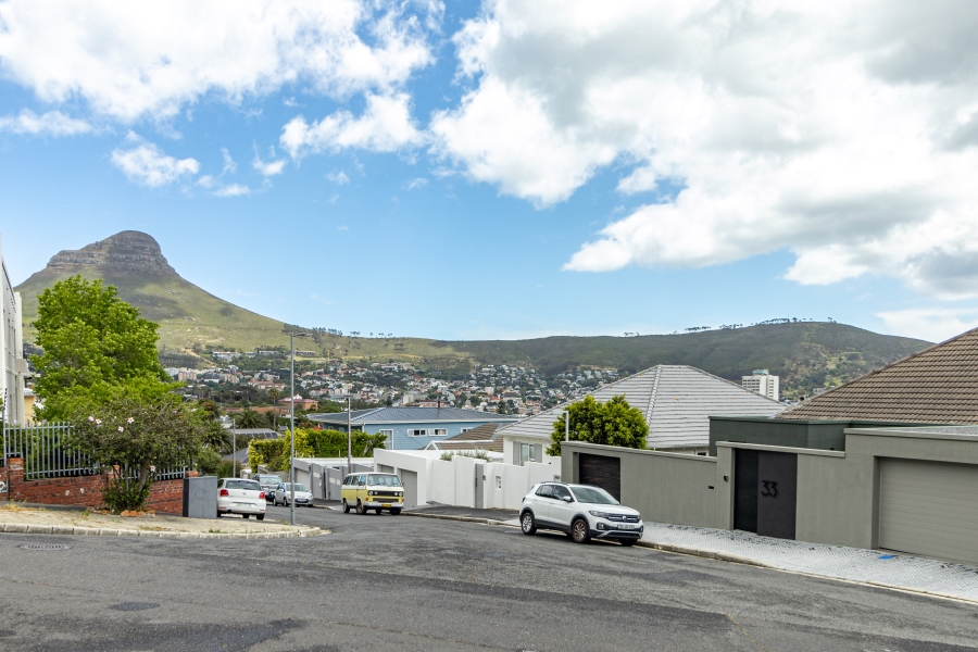 To Let 2 Bedroom Property for Rent in Vredehoek Western Cape